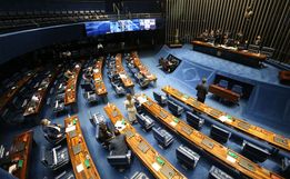 Senado aprova proposta para bancar piso da enfermagem