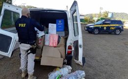 PRF flagra vinho importado irregularmente em carga de salgadinhos na BR 282 