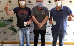 Candidato à reeleição em Guarujá do Sul participa de entrevista na Rádio Cedro