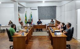 Vereadores de Mondaí autorizam prefeito a viajar para fora do país
