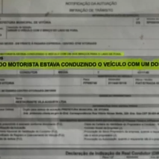 Homem amputado recebe multa por dirigir com o braço que não tem para fora do carro