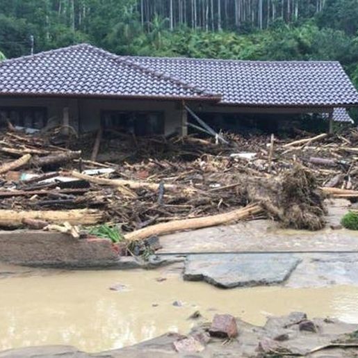 Chuva provoca sete mortes e deixa desaparecidos em Santa Catarina
