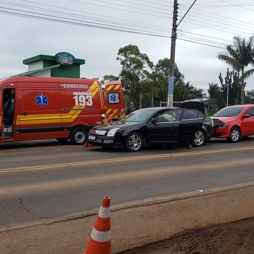 Colisão entre dois veículos deixa motorista ferida em Iporã do Oeste