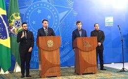 AO VIVO: Bolsonaro anuncia Nelson Teich como novo ministro da Saúde