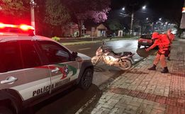 Motorista de caminhão de gás foge após causar acidente no centro de SMOeste