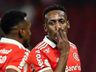 Inter marca no fim, vence América-MG em casa e entra na briga pela liderança