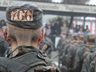 Exército entrega boinas pretas aos novos soldados em São Miguel do Oeste