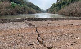 Prefeitos de São José do Cedro e Anchieta buscam solução para ponte interditada