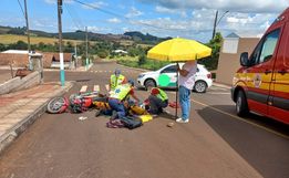 Colisão entre carro e moto deixa um ferido em bairro de Iporã do Oeste