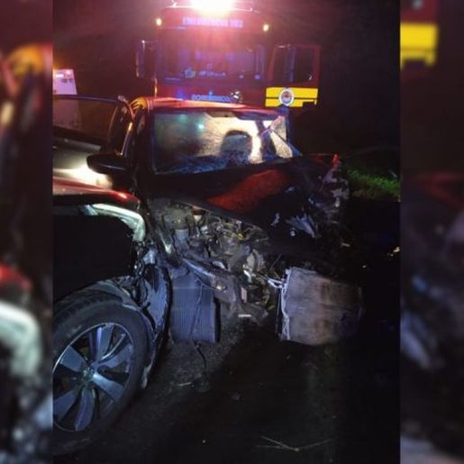 Três morrem em grave acidente entre três veículos na BR-282