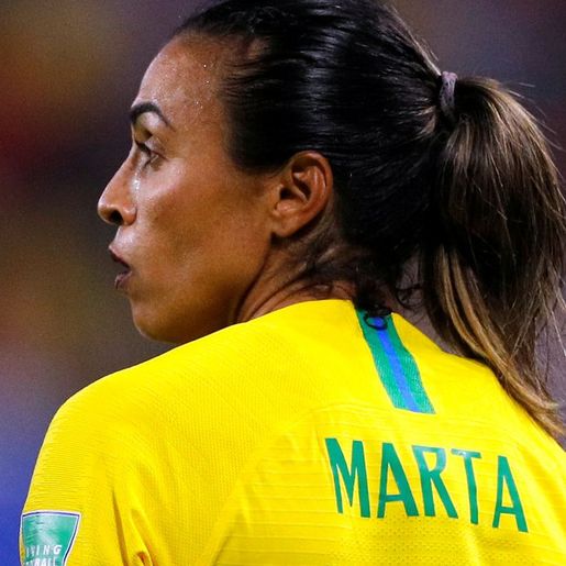 Brasil empata com a Jamaica e é eliminado da Copa no adeus de Marta 