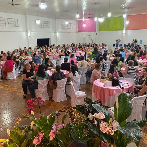 Evento Flores e Prosa reúne cerca de 300 mulheres em Descanso 