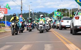 Carreata Patriota reúne mais de 1500 veículos em São Miguel do Oeste 