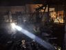 Incêndio destrói danceteria e loja no centro de Palmitos 