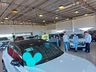Chico Automóveis apresenta carro elétrico na loja de Iporã do Oeste