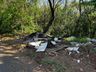 Moradora denúncia descarte irregular de lixo no interior de SMOeste 
