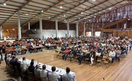 São José do Cedro recebe seminário sobre o futuro da cadeia produtiva do leite