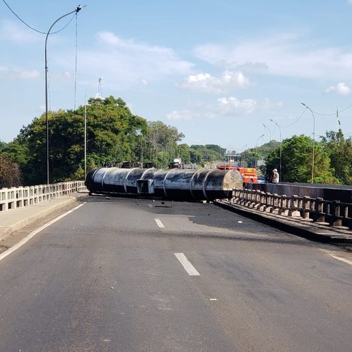 VÍDEO: motorista morre após caminhão explodir em cima de Ponte no RS
