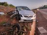 Três pessoas ficaram feridas em colisão frontal na BR 163
