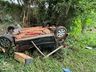 Mulher fica ferida após veículo capotar na BR-282 em SMOeste