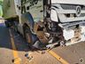 Idoso fica gravemente ferido em colisão entre carro e caminhão na SC-163