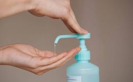 Uso de álcool em gel pede alerta com queimaduras