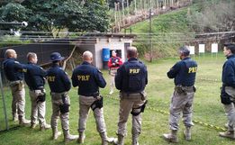 Clube de Tiro São Miguel sedia capacitação de tiro para agentes da PRF