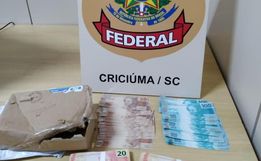 Casal é preso ao receber R$ 10 mil em notas falsas via Correios em Santa Catarina