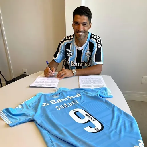 Grêmio anuncia Luís Suárez