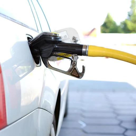 ICMS da gasolina será reduzido para 17%, mas preço ao consumidor pode não cair
