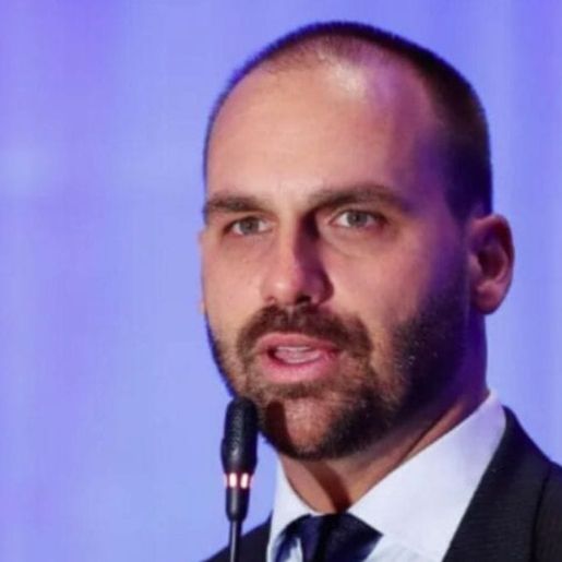 PGR deve denunciar Jair e Eduardo Bolsonaro por coação e tentativa de abolição do Estado