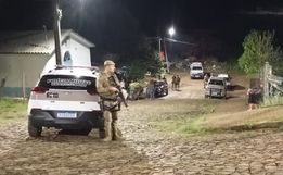 Policiais são apedrejados durante atendimento de ocorrência em SMOeste