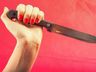 Após sonhar que era traída, mulher acorda e esfaqueia marido