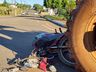 Colisão frontal entre moto e trator deixa rapaz ferido na linha Cristo Rei