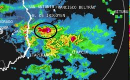 Microexplosão com ventos de até 100 km/h causa destruição em São Miguel do Oeste