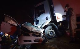 Colisão mata duas pessoas na BR-282