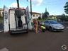 Colisão entre carro e moto deixa mulher ferida em frente à prefeitura