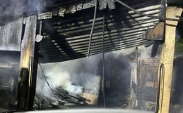 Incêndio destrói galpão usado como depósito no interior de São José do Cedro