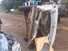 Carro parte ao meio após colisão e condutor foge a pé RSC-472