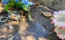 Túmulos são depredados em cemitério no interior de São João do Oeste
