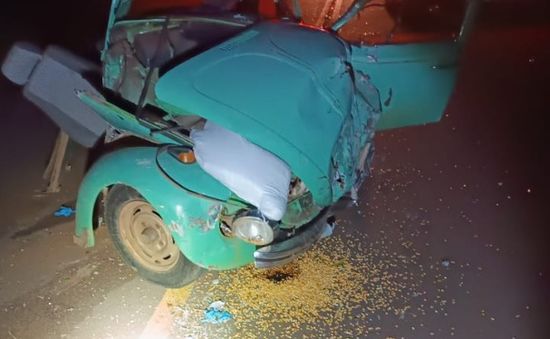 Idoso morre após colisão entre Fusca e caminhão em Anchieta
