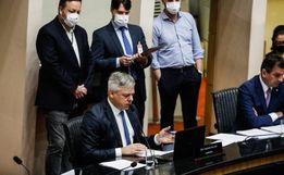 Comissão aprova segundo processo de impeachment contra Moisés 