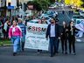 Professores realizam caminhada e cobram Plano de Carreira em SMO; assista