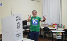 Candidato ao administrativo do partido liberal vota em São José do Cedro