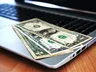 Dólar opera abaixo de R$ 5 pela primeira vez desde junho de 2022