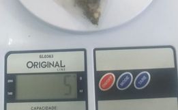 Polícia aborda motorista sem CNH e encontra maconha no carro 