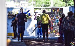 SMO: cemitério tem grande movimentação na véspera do Dia de Finados