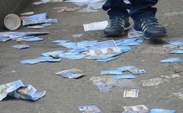 Gastos de candidatos com panfletos e adesivos chegam a quase R$ 1 bilhão em 2024