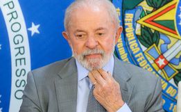 Após taxa de 50% de Trump, Lula assina decreto que regulamenta Lei da Reciprocidade