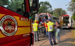 Camionete sai da pista e capota na BR 282, entre SMO e Maravilha 